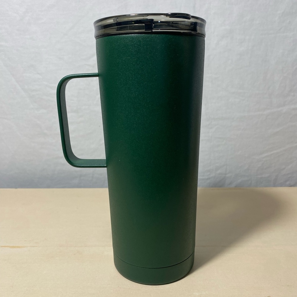 Travel mug with handle